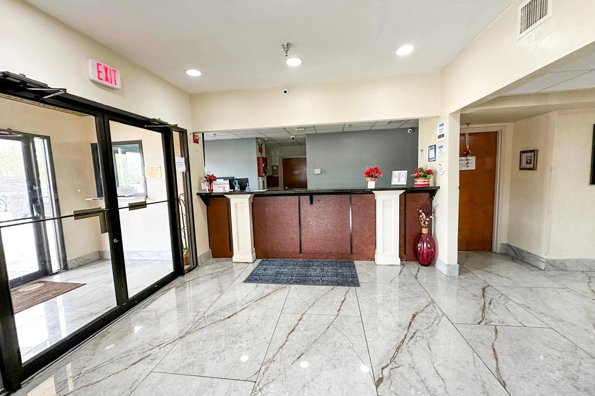 Oyo Hotel Rome West Ga Екстер'єр фото