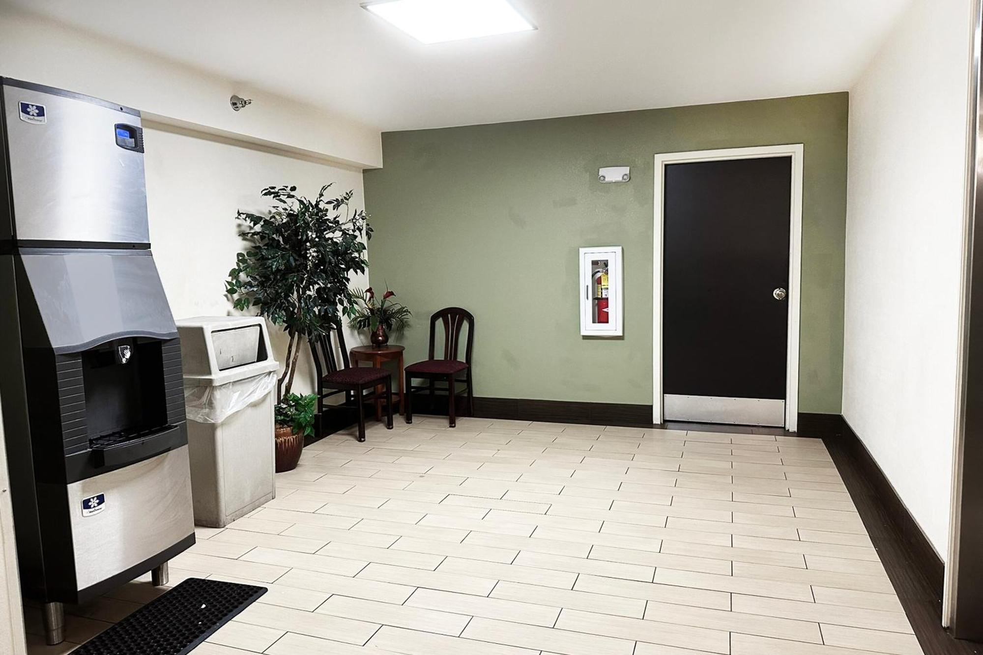Oyo Hotel Rome West Ga Екстер'єр фото