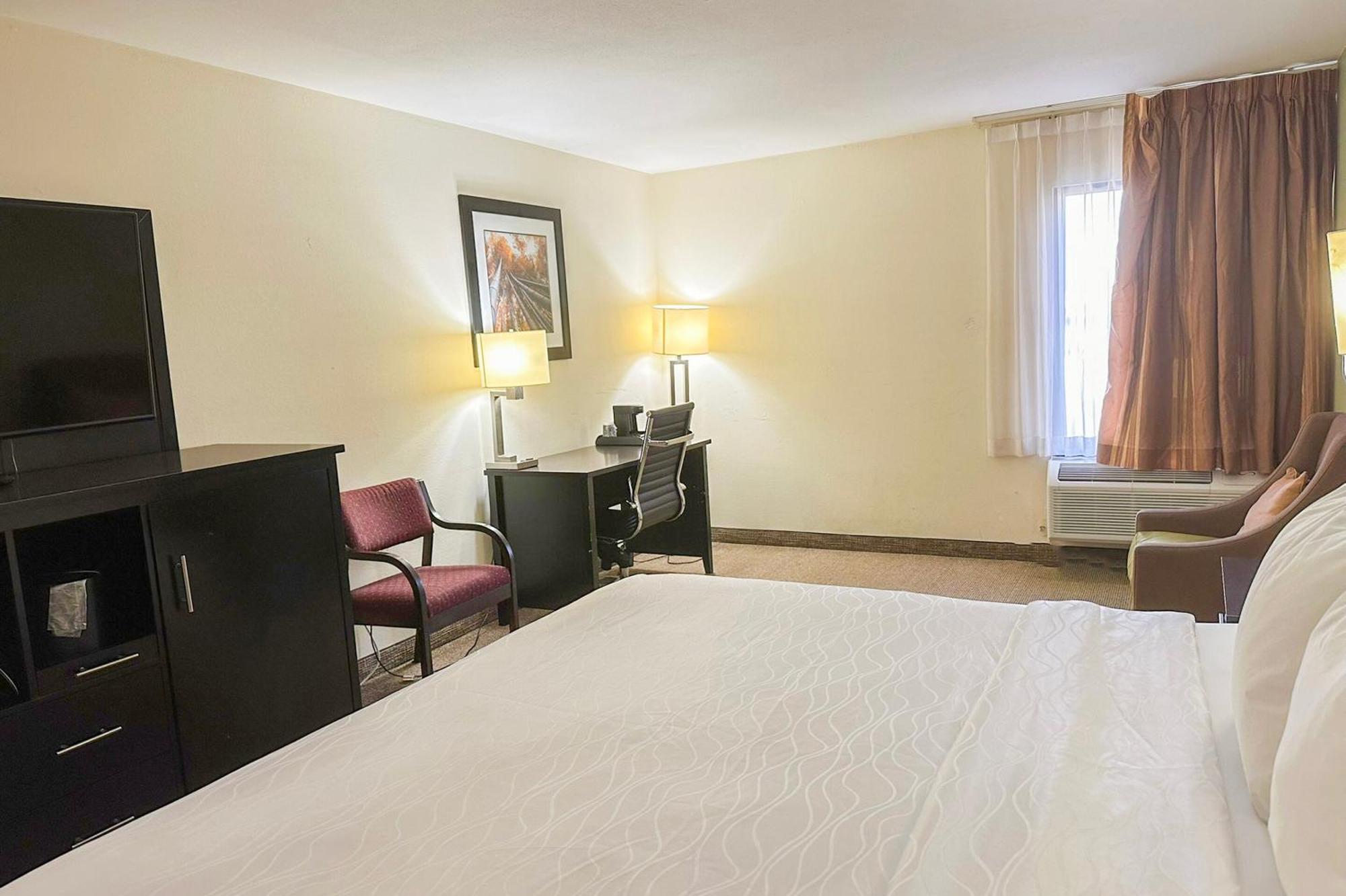 Oyo Hotel Rome West Ga Екстер'єр фото